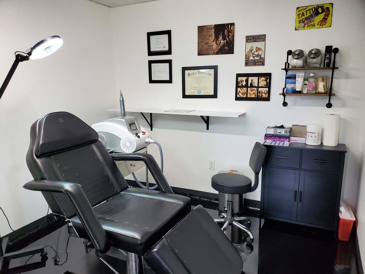 Carbon Facial Treatment Room in Bradenton by Crowes Ink 